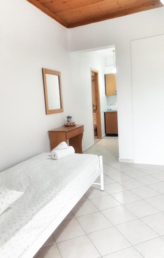 Orange Apartments Василики Екстериор снимка